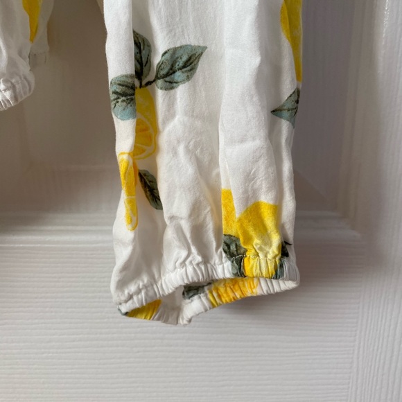 Forever 21 off-the-shoulder top 🍋 - Picture 4 of 6